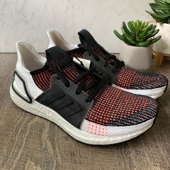 adidas UltraBOOST 19 - Picture 6 of 8